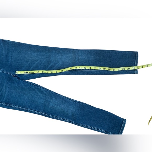 Madewell - Petite 10" High-Rise Skinny Jeans in Wendover Wash-Size 23P - Picture 9 of 12